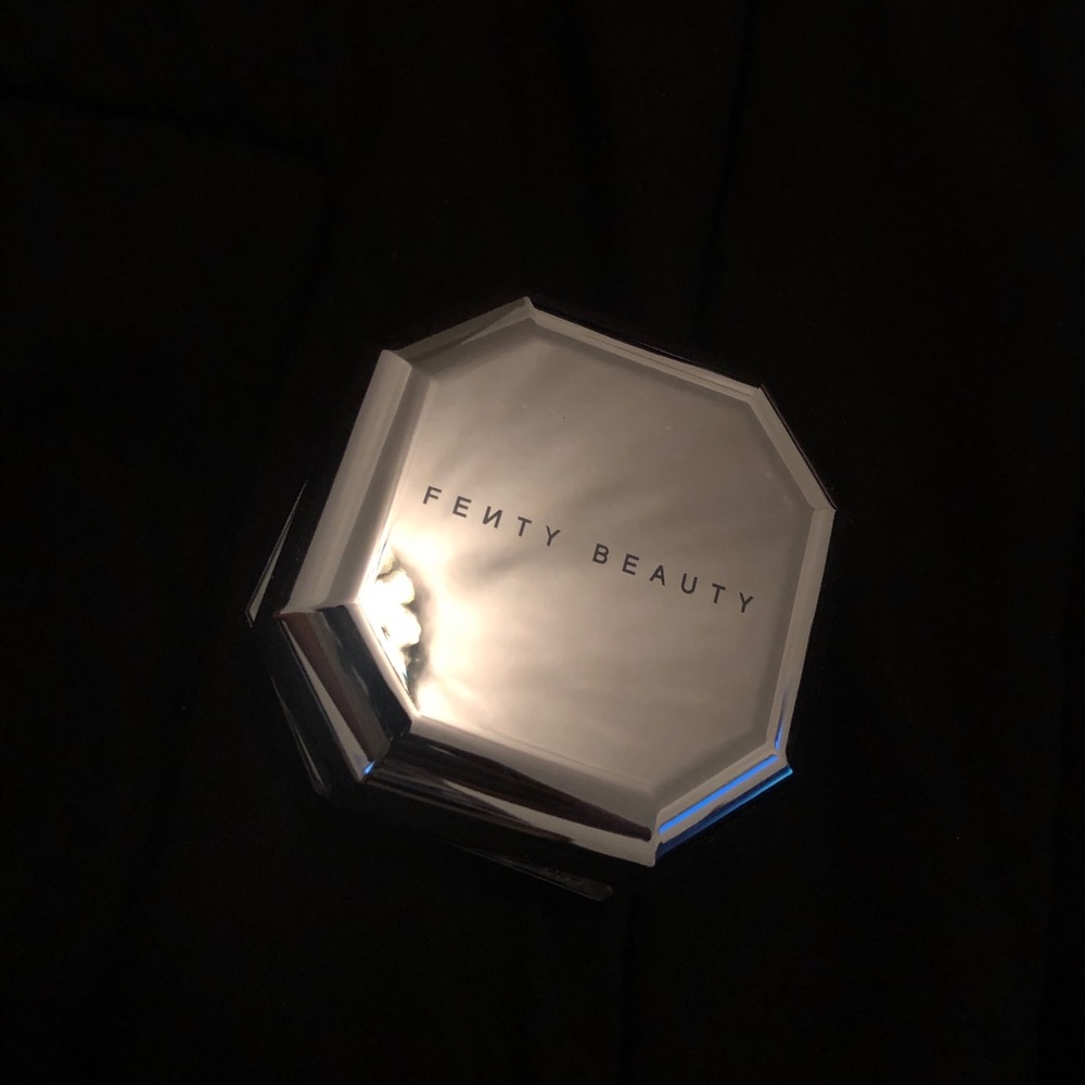 Fenty Beauty Translucent Powder - Picture 2 of 6